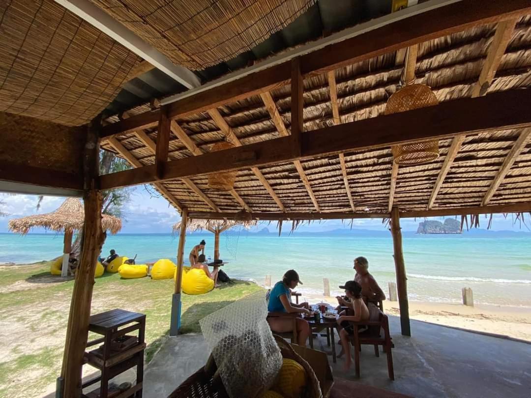 ホテル Koh Ngai Seafood 部屋 写真