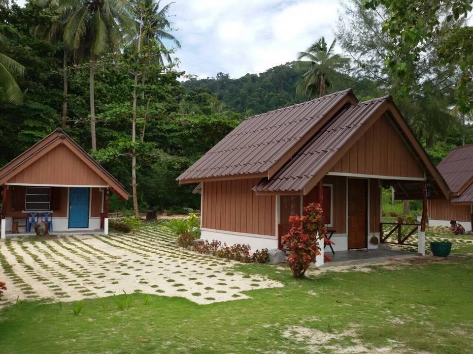 ホテル Koh Ngai Seafood エクステリア 写真