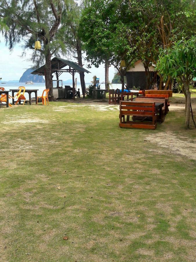 ホテル Koh Ngai Seafood エクステリア 写真