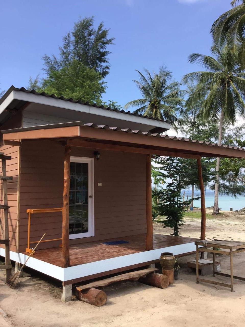 ホテル Koh Ngai Seafood エクステリア 写真