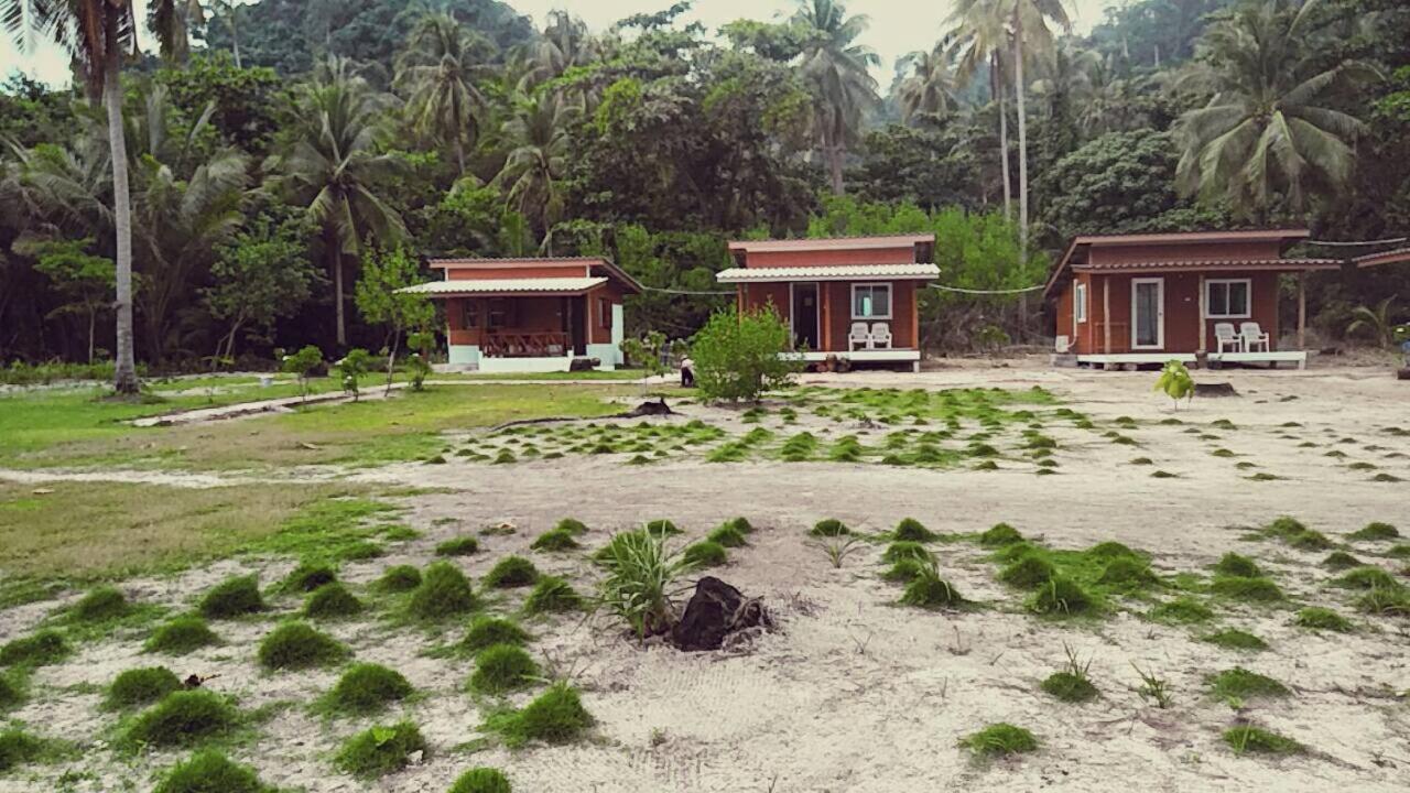 ホテル Koh Ngai Seafood エクステリア 写真